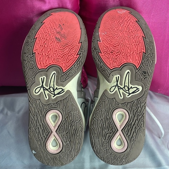 (B)‎ Nike Kyrie Infinity Leopard Print Basketball Shoes Iron Ore Light W, Size 9 - Picture 14 of 16